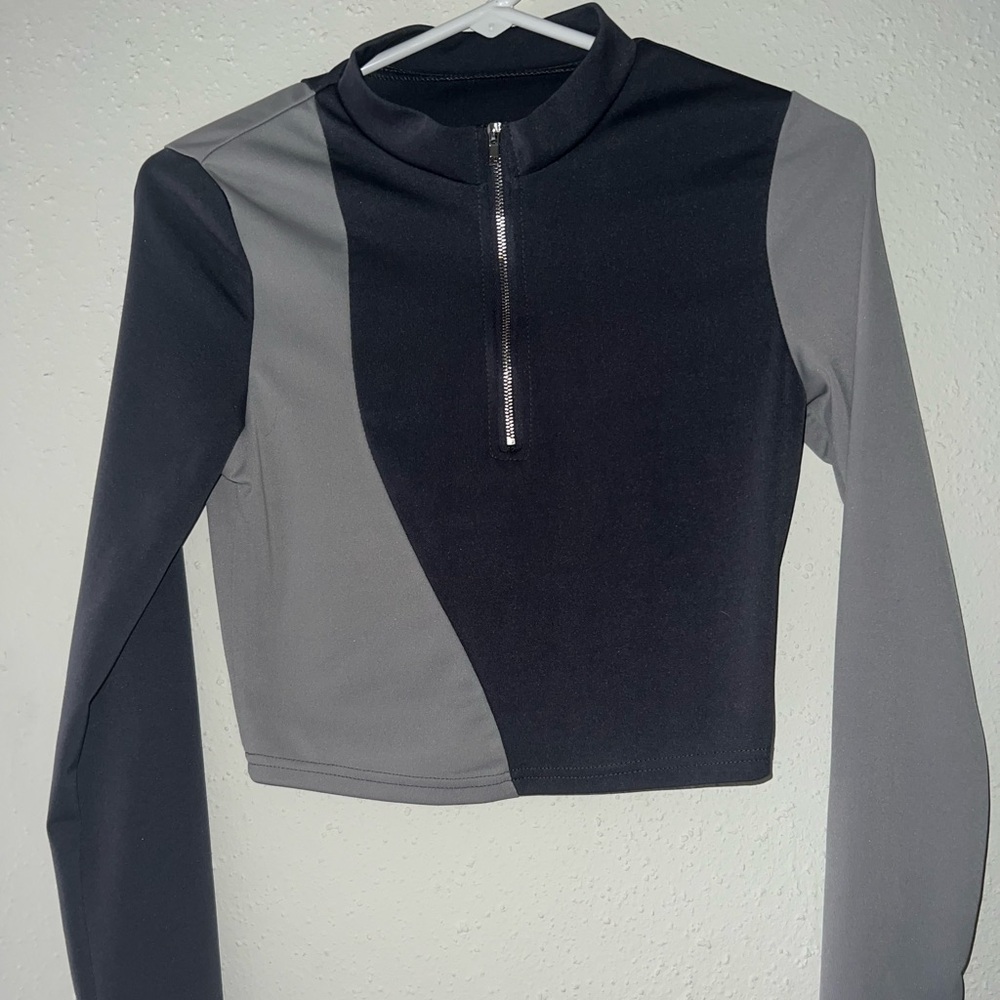 Long Sleeve zip up Active wear crop top